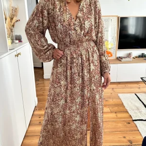 Robe Rebecca